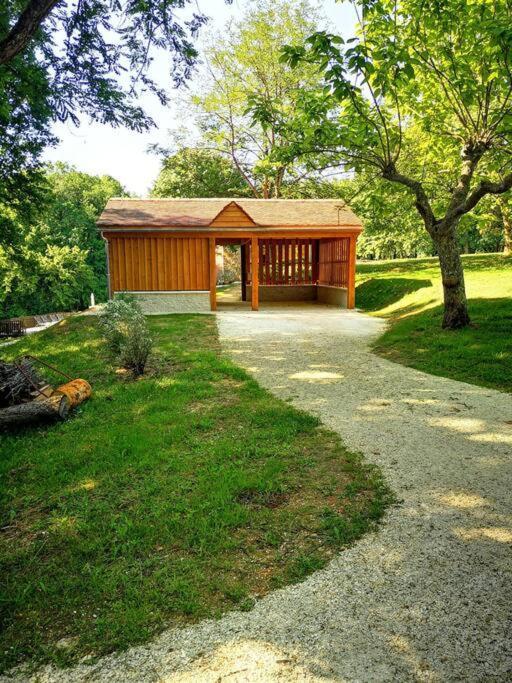 Maison Climatisee Avec Jacuzzi A 10 Min De Sarlat Exterior foto
